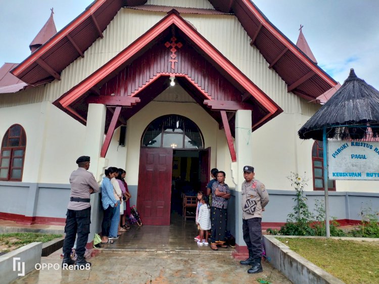 Polsek Cibal Laksanakan Pengamanan Perayaan Misa di Gereja Paroki Kristus Raja Pagal