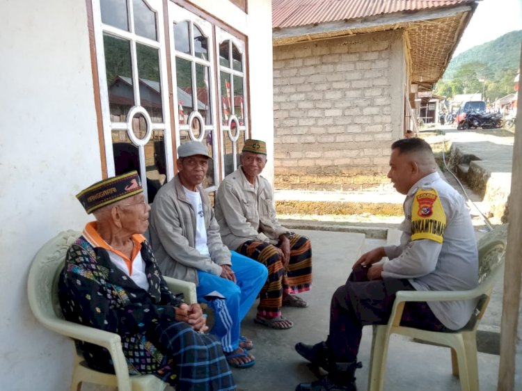 Bhabinkamtibmas Kecamatan Lelak Ajak Masyarakat Waspadai Tindak Pidana dan Bahaya Lingkungan