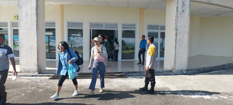 Pospol KP3 Udara laksanakan Giat Pengamanan Pesawat di Bandar Udara Frans Sales Lega Ruteng