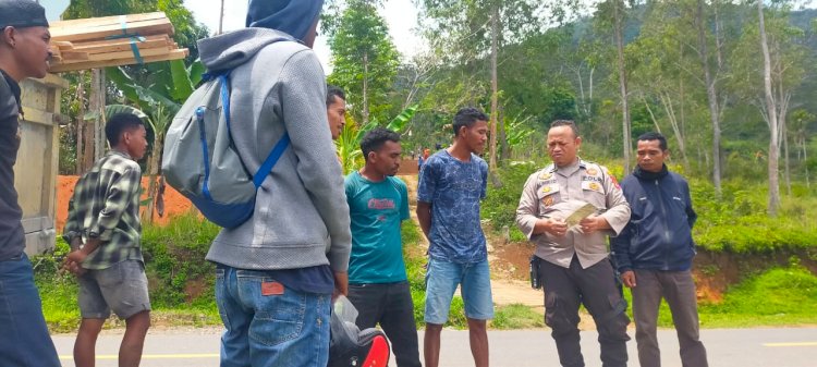 BRIPKA ALBERTUS RAHMAT, Bhabinkamtibmas Kecamatan Cibal, Himbau Masyarakat waspada TPPO dan Karhutla.