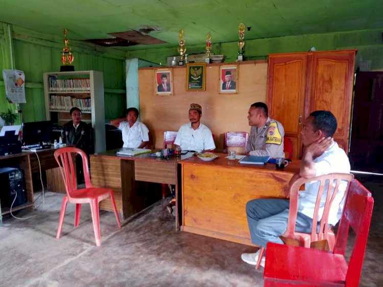 Ingatkan Warga terkait Bahaya TPPO, Bhabinkamtibmas Kecamatan Lelak, Laksanakan Patroli Dialogis di Desa Lentang