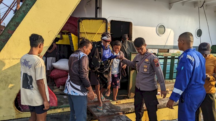 KP3 Laut Reo : Pengamanan Kapal Penumpang KM.SABUK NUSANTARA 55 di Pelabuhan Laut Reo Berjalan Lancar