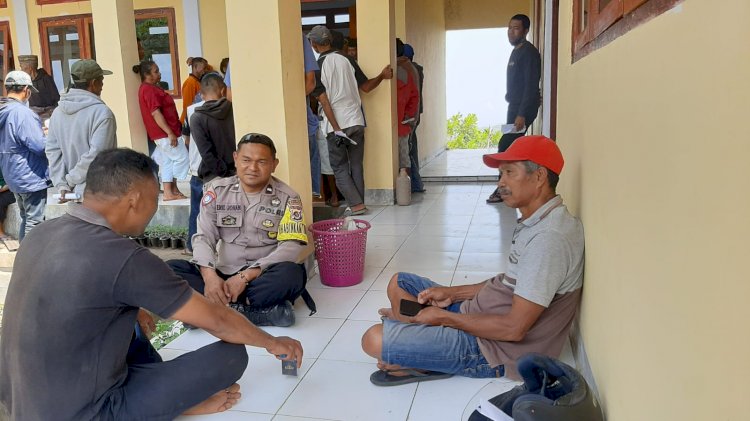 Bhabinkamtibmas Desa Nao, Aipda EMILIUS JOHAN Himbau Pencegahan TPPO, KARHUTLAH, dan HPR