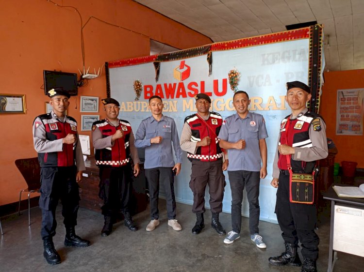 Menjaga Situasi Aman dan Kondusif Menjelang Pemilu dan Pilpres, Anggota Samapta Polres Manggarai Gelar Patroli Presisi Perintis