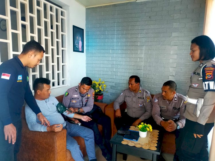 Siddokes Polres Manggarai, Lakukan Home Visit untuk Anggota Polres yang Sakit