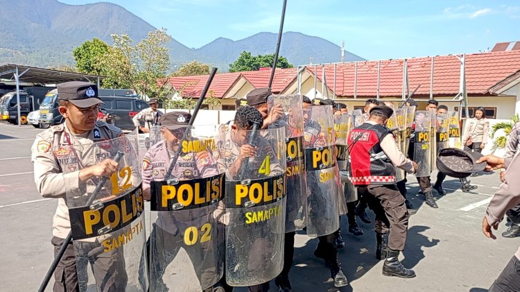 Asah kemampuan dan kesiapan menghadapi Pemilu 2024, Polres Manggarai gelar Latihan Dalmas.