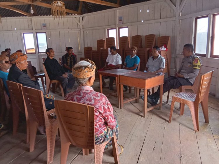 Bhabinkamtibmas Kec. Ruteng Sosialisasikan Peran Aktif Masyarakat dalam Memerangi TPPO dan Kampanye Keselamatan Lingkungan