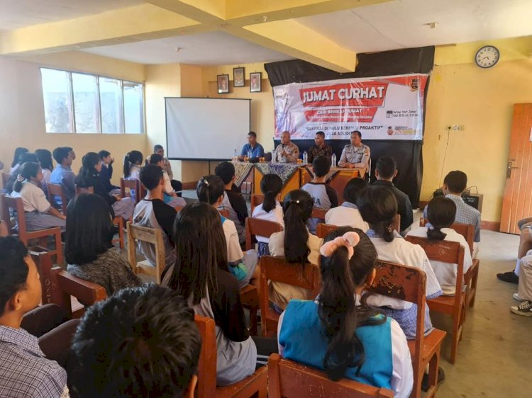 Jumat Curhat di SMA Karya Ruteng: Polres Manggarai Dekatkan Masyarakat dan Pelajar dengan Program CARI BERKAH JUMAT