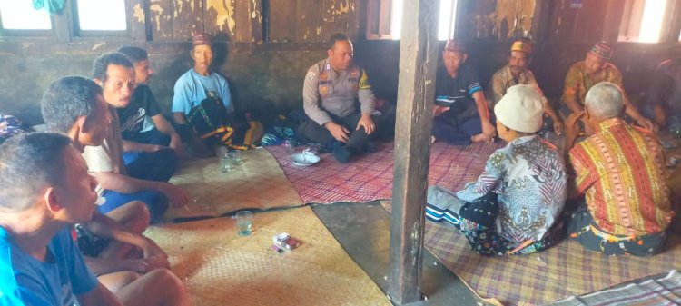 BRIPKA ALBERTUS RAHMAT, Bhabinkamtibmas Kecamatan Cibal, Kabupaten Manggarai, Menggelar Giat Himbauan Terkait TPPO