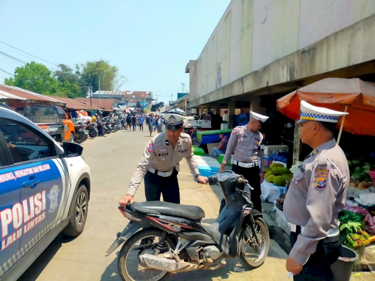 Sat Lantas dan Sat Sabhara Polres Manggarai Gelar Kegiatan Patroli, Himbauan, dan Penertiban Parkir di Ruteng