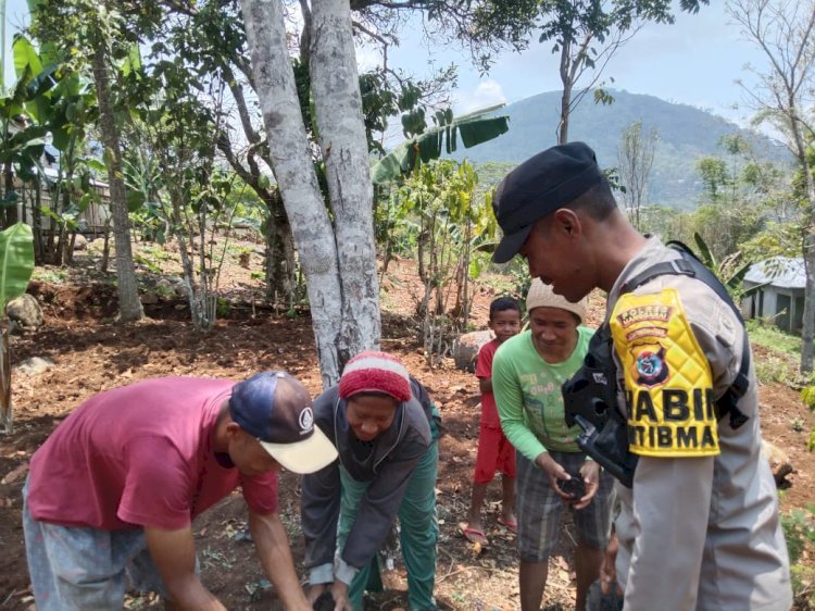 Bhabinkamtibmas Aipda Timoteus Lako Agho Sosialisasi Pencegahan Tindak Pidana Perdagangan Orang dan HPR