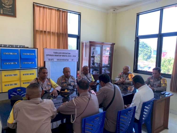 Waka Polres Manggarai Pimpin Giat Rapat  Anev Operasi Mantap Brata di Posko Ops Polres Manggarai