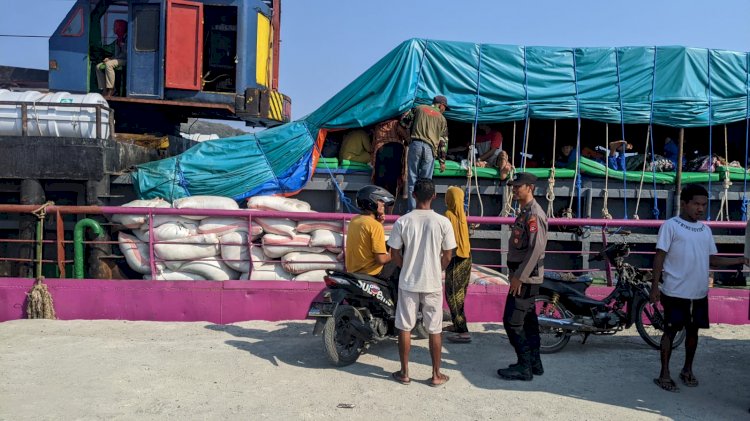 KP3 Laut Reo lakukan Pengamanan Kapal Penumpang di Pelabuhan Laut Reo