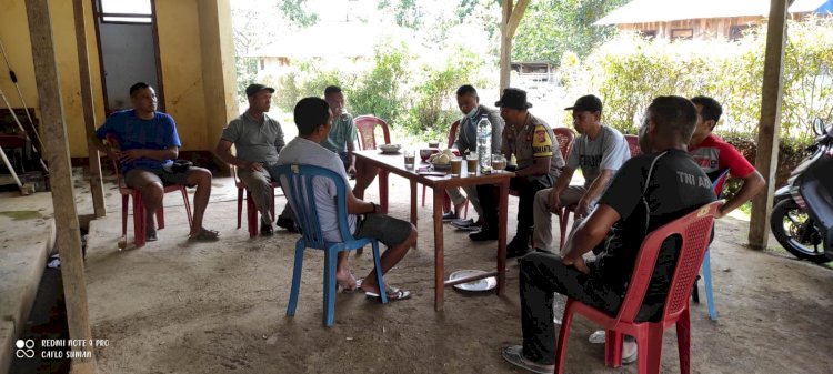 Antisipasi Bahaya TPPO, Bhabinkamtibmas Kecamatan Wae Ri'i Sambangi Warga Dusun Tebok, Desa Golo Cador.