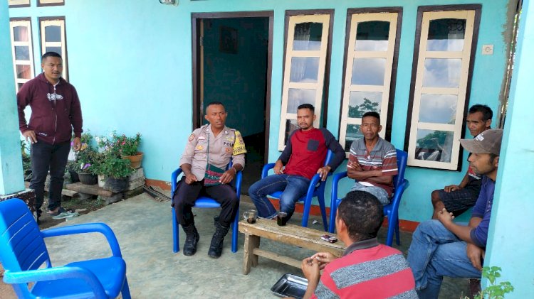 Bhabinkamtibmas Langke Rembong Ajak Warga Antisipasi Karhutla, TPPO, dan HPR