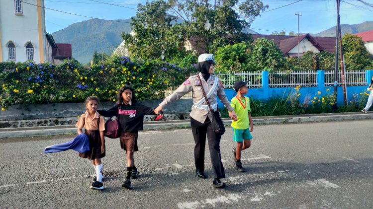 Pamturlalin : KBO Lantas Polres Manggarai Pimpin Apel Pagi untuk Satuan Lalu Lintas