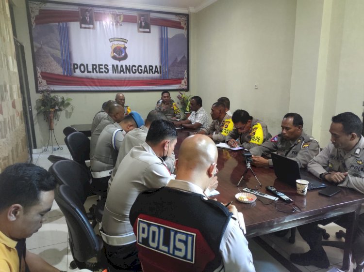 Waka Polres Manggarai Pimpin Giat Rapat  Anev Operasi Mantap Brata di Posko Ops Polres Manggarai