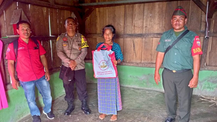 Kapospol Cibal Barat Salurkan Bantuan Sosial dari Presiden Republik Indonesia untuk Masyarakat Desa Bangka Ara, Kabupaten Manggarai