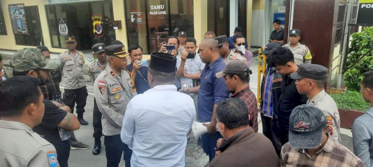 Polres Manggarai Terima Aksi Damai dari LSM LPPDM Terkait Tambang Ilegal di Pantai Iteng