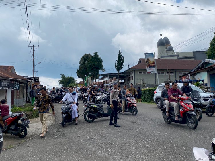 Giat Satuan Lalu Lintas Polres Manggarai dalam Rangka Pengamanan Sholat Jumat