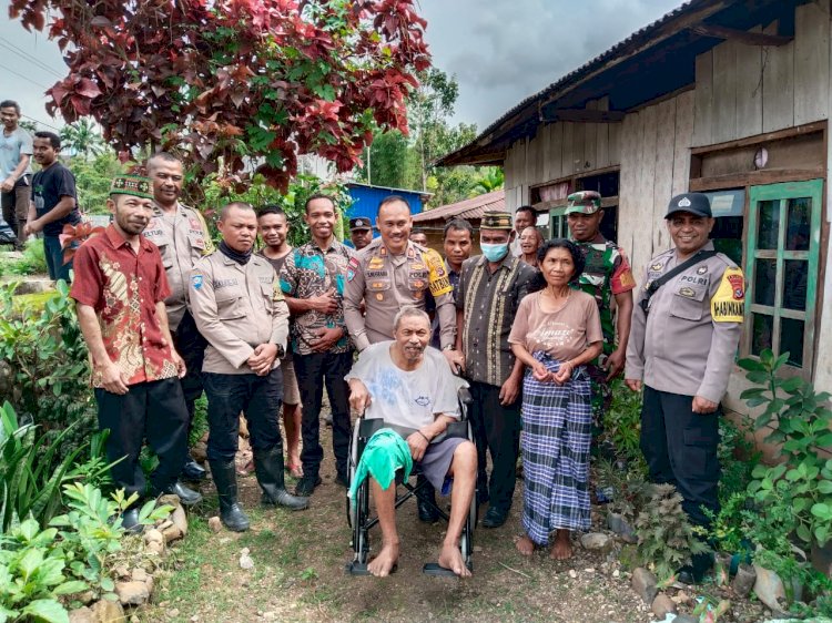 Jumat Berkah : Satuan Binmas Polres Manggarai Salurkan Bantuan untuk Penderita Stroke Menahun di Desa Ndehes