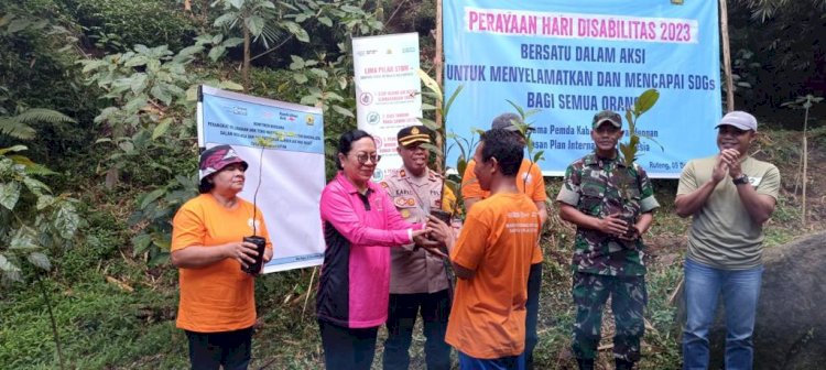 Waka Polres Manggarai Ikuti Kegiatan Penanaman Pohon untuk Peringati Hari Disabilitas 2023