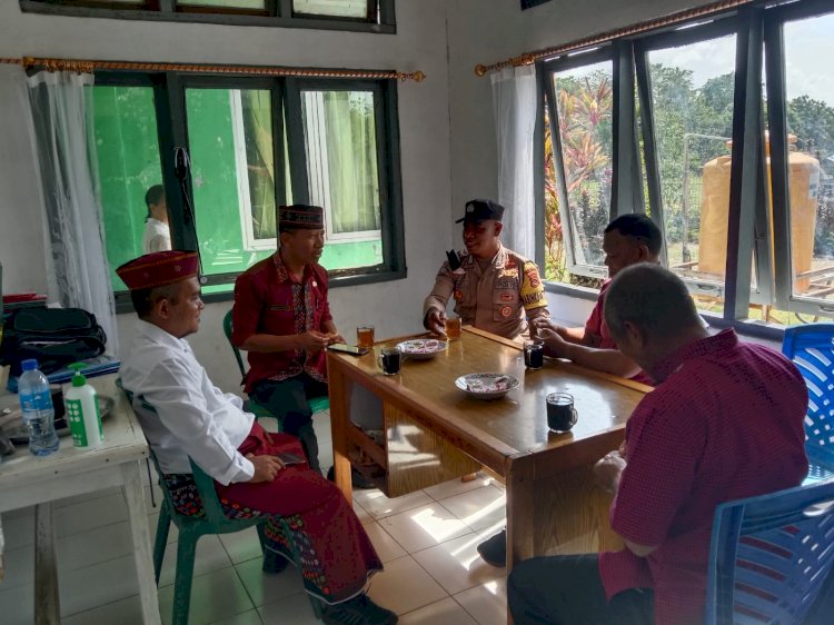 Bhabinkamtibmas Satarmese Barat Sosialisasi TPPO, Antisipasi Hewan Penyebar Rabies, dan Pencegahan Bencana Alamserta himbauan Pemilu Damai.