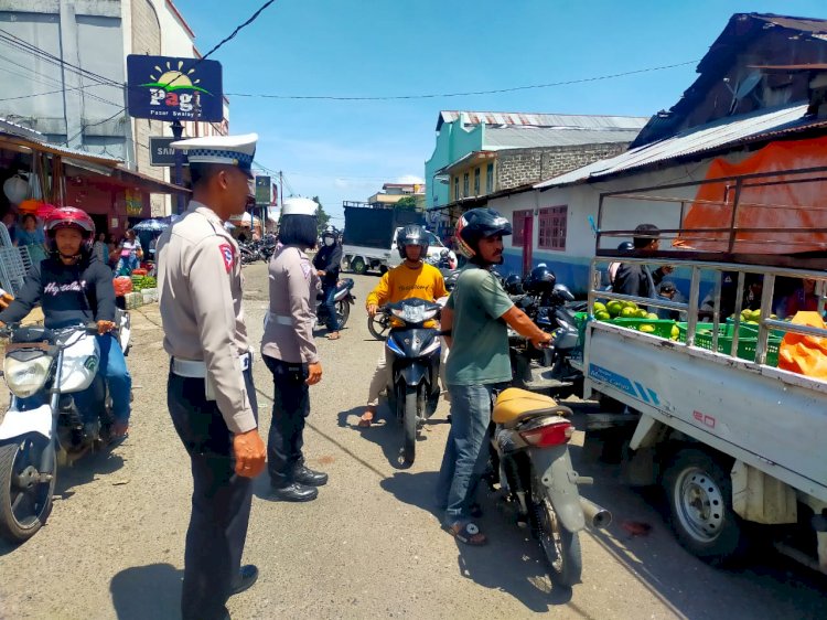 PATROLI KRYD, PAMTURLALIN, DAN HIMBAUAN KAMSELTIBCAR LANTAS DI SEKITAR KOTA RUTENG MENJELANG NATAL DAN TAHUN BARU 2024