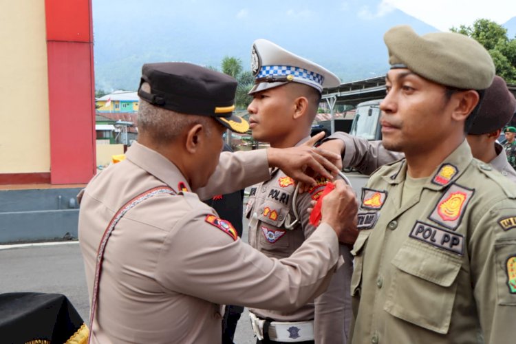 Polres Manggarai Laksanakan Apel Gelar Pasukan Operasi Lilin Turangga 2023 dalam rangka Pengamanan Natal dan Tahun Baru