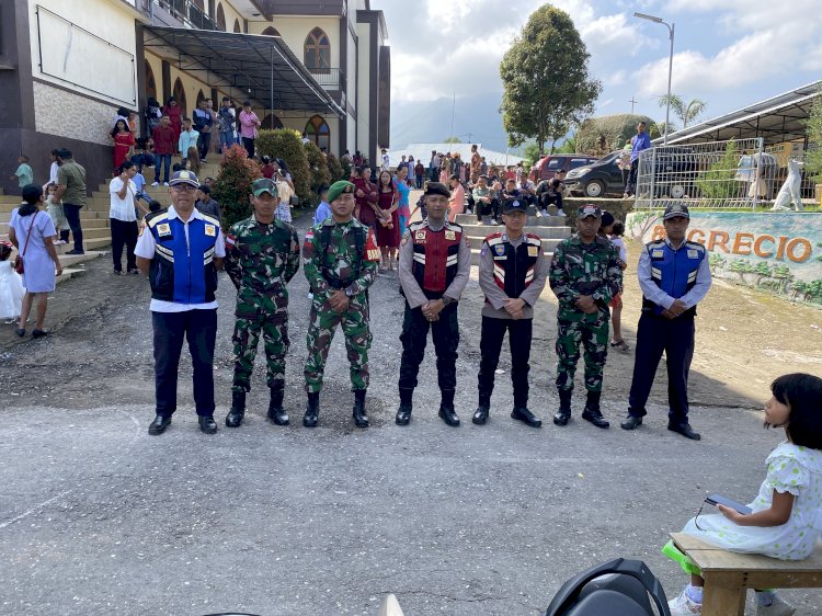 Personil Gabungan Lakukan Pengamanan Ibadah Misa Natal di Gereja-Gereja Kabupaten Manggarai