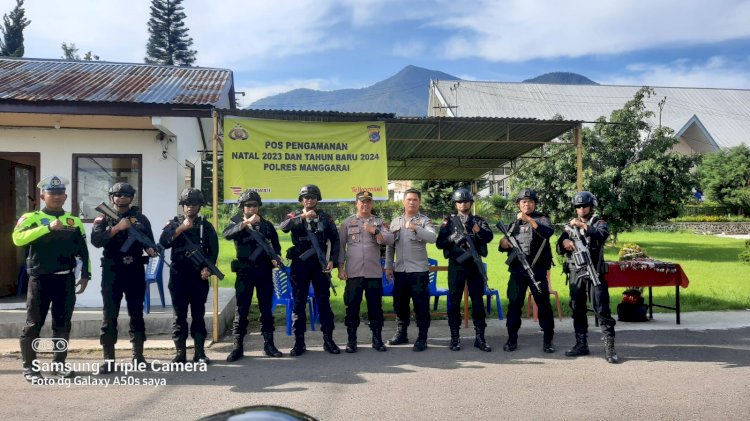 Polres Manggarai Terjunkan Personil Pengamanan Misa Natal ke-2 di Gereja-Gereja Kabupaten Manggarai