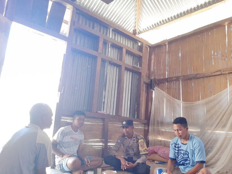 Himbauan Kamtibmas dan Edukasi oleh  Bhabinkamtibmas di Kampung Lenteng Desa Compang Dari, Kecamatan Rahong Utara