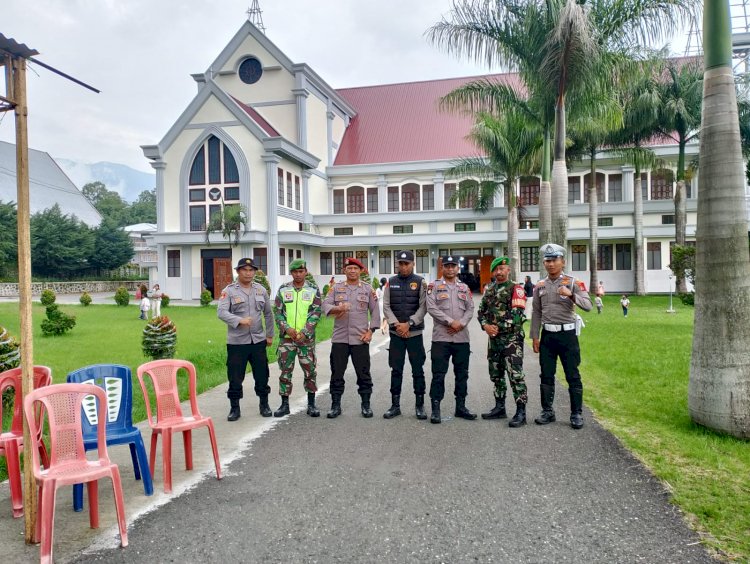 Polres Manggarai Kerahkan Personil Pengamanan Misa Tutup Tahun di Gereja-Gereja Kabupaten Manggarai