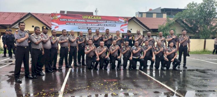 Tradisi Siraman Mewarnai Upacara Korps Raport dan Kenaikan Pangkat Polri di Polres Manggarai