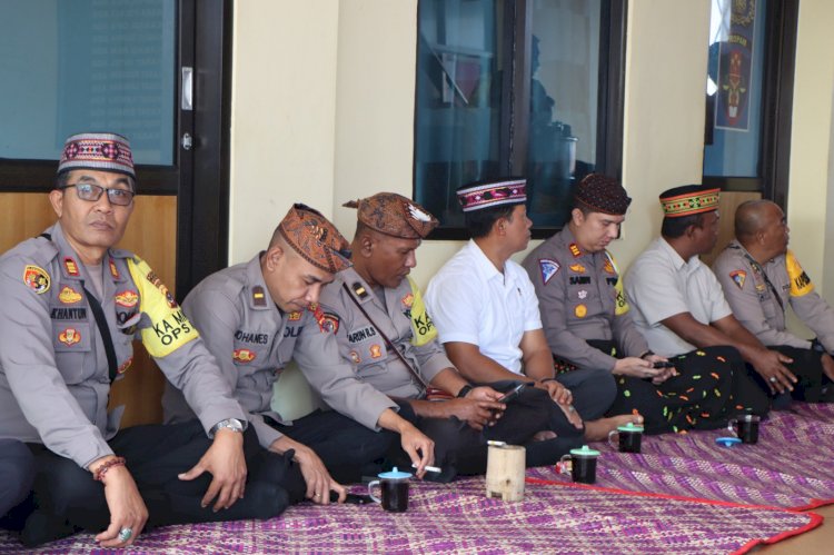 Polres Manggarai Gelar Acara Adat Teing Hang sebagai Ungkapan Syukur dan Permohonan Pertolongan di Awal Tahun Baru