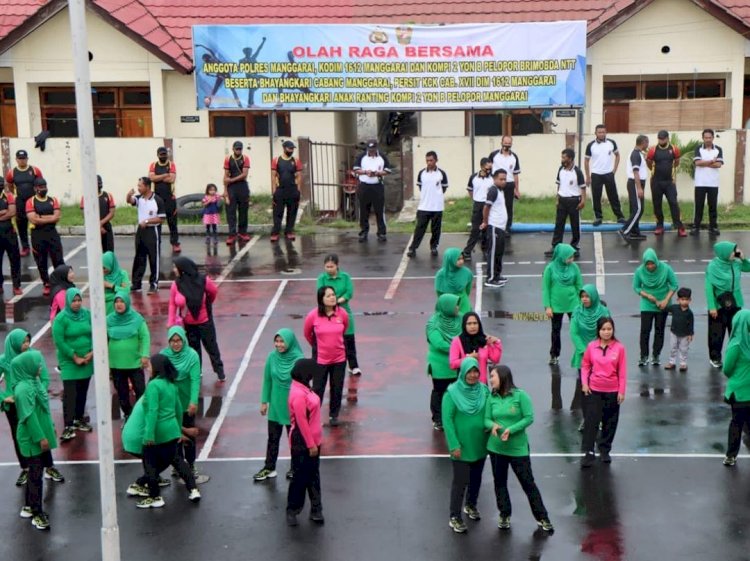 Perkuat Sinergitas TNI-Polri, Polres Manggarai Laksanakan Kegiatan Olahraga Bersama Kompi 2 Yon B Pelopor Brimobda NTT dan Kodim 1612 Manggarai