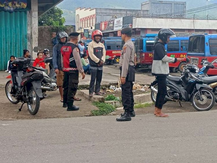 Patroli Dialogis Satuan Samapta Polres Manggarai di Kota Ruteng, Wujudkan Situasi Kondusif