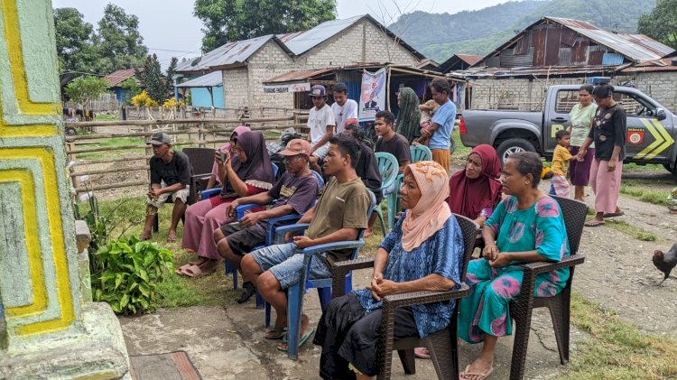 Kapolsek Reo Respon Keluhan Masyarakat Melalui Program Jumat Curhat