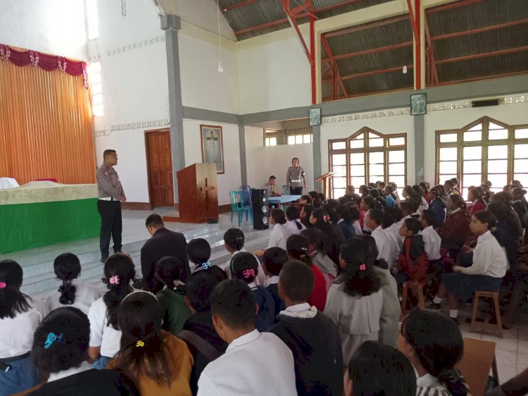 POLICE GOES TO SCHOOL : SAT. LANTAS POLRES MANGGARAI DI SMPN 11 RUTENG