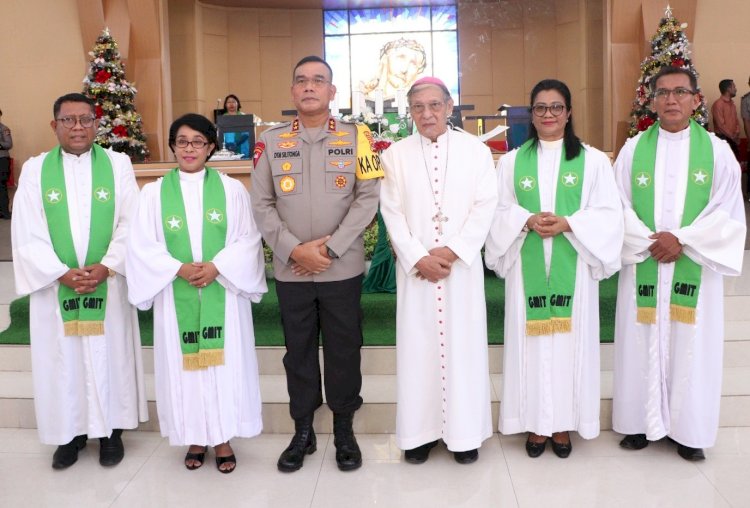 Hadiri Ibadah Natal Bersama, Kapolda NTT: Bersihkan Keranjang Kotor di Hatimu Agar Ibadahmu tidak Sia-sia.-