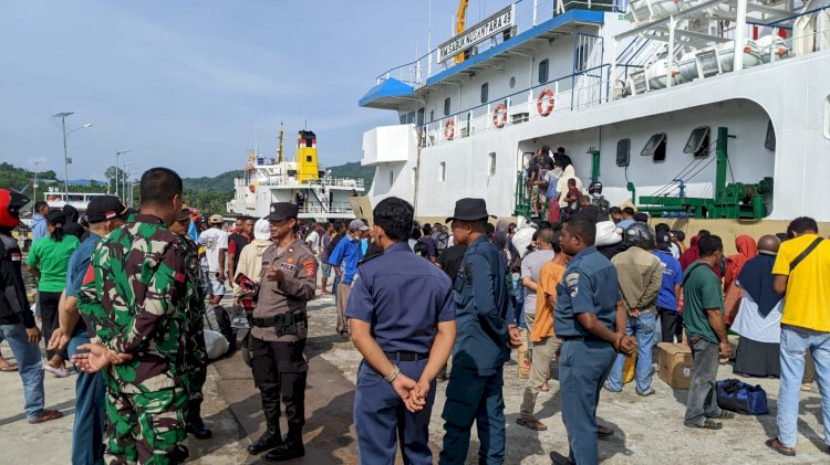 PENGAMANAN KAPAL PENUMPANG DI PELABUHAN LAUT REO OLEH KP3 LAUT REO