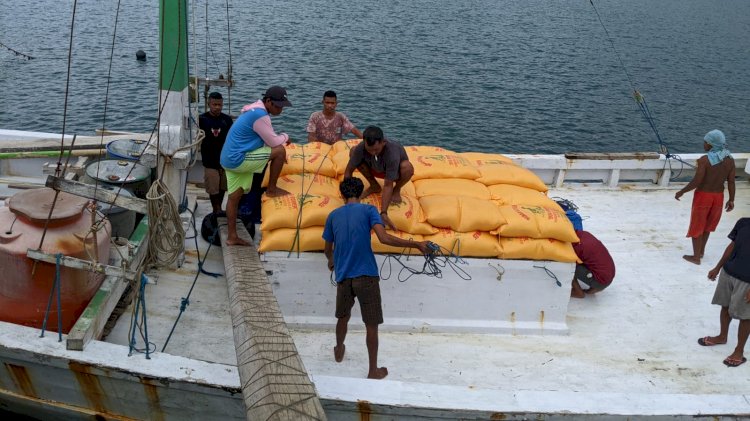 Pengamanan Aktifitas Bongkar Muat di Pelabuhan Laut Kelas II Reo Berjalan Lancar