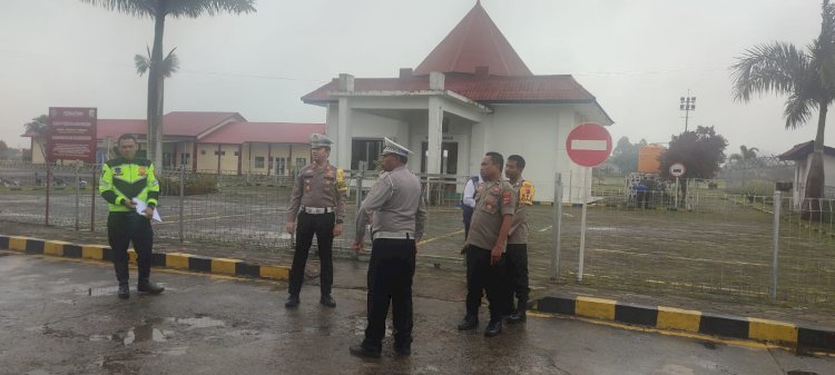 Sat. Lantas Polres Manggarai lakukan Pengecekan Rolakir dalam rangka Pengamanan Rapat Umum Capres No. Urut 3 di Kabupaten Manggarai