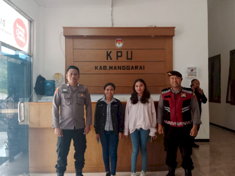 Operasi Mantap Brata: Personil Polres Manggarai lakukan Pengamanan Kantor KPUD Kabupaten Manggarai.