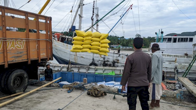 Pengamanan Aktivitas Bongkar Muat di Pelabuhan Laut Kelas II Reo Berjalan Lancar