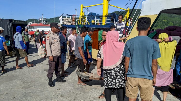 Pengamanan di Pelabuhan Laut Reo Menjelang Keberangkatan KM.SABUK NUSANTARA 55