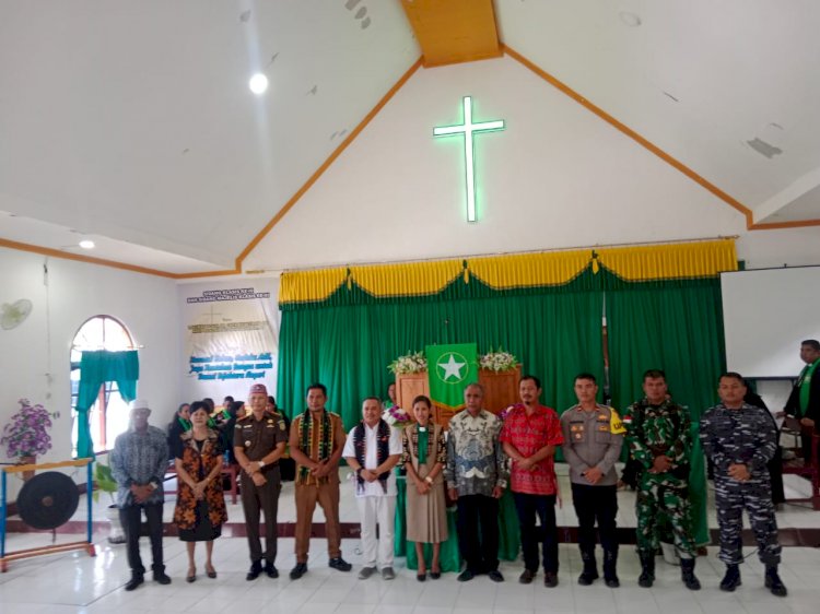 Kapolsek Reo Hadiri Persidangan Klasis Flores Barat III dan Sidang Majelis Klasis Flores Barat III di Gereja GMIT Ephata Reo