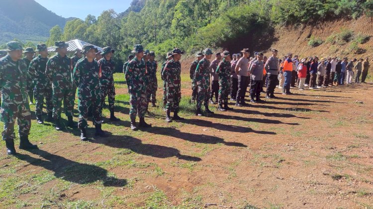 Peduli Lingkungan dan Kelestarian Alam : Personil Polres Manggarai Berpartisipasi dalam Penanaman Pohon Serentak