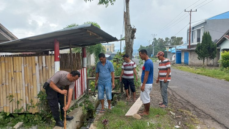 Bakti Sosial dan Himbauan Kamtibmas oleh AIPDA Flavianus Jedaut, Bhabinkamtibmas Kecamatan Langke Rembong