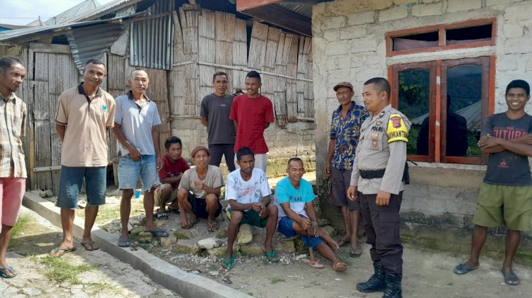 Aipda Kornelius Jemarus Himbau Warga di Kampung Rongkam, Desa Bangka Ruang untuk Cegah Tindak Pidana dan Jaga Kamtibmas Selama Pemilu Damai 2024